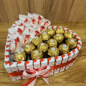 Бокс букет з цукерок "Смачне серце"
