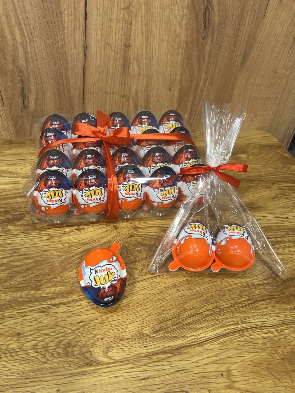 Шоколадне яйце "Kinder Joy Дивні дива"