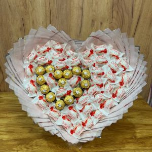 Букет з цукерок "Заплутане Серце"